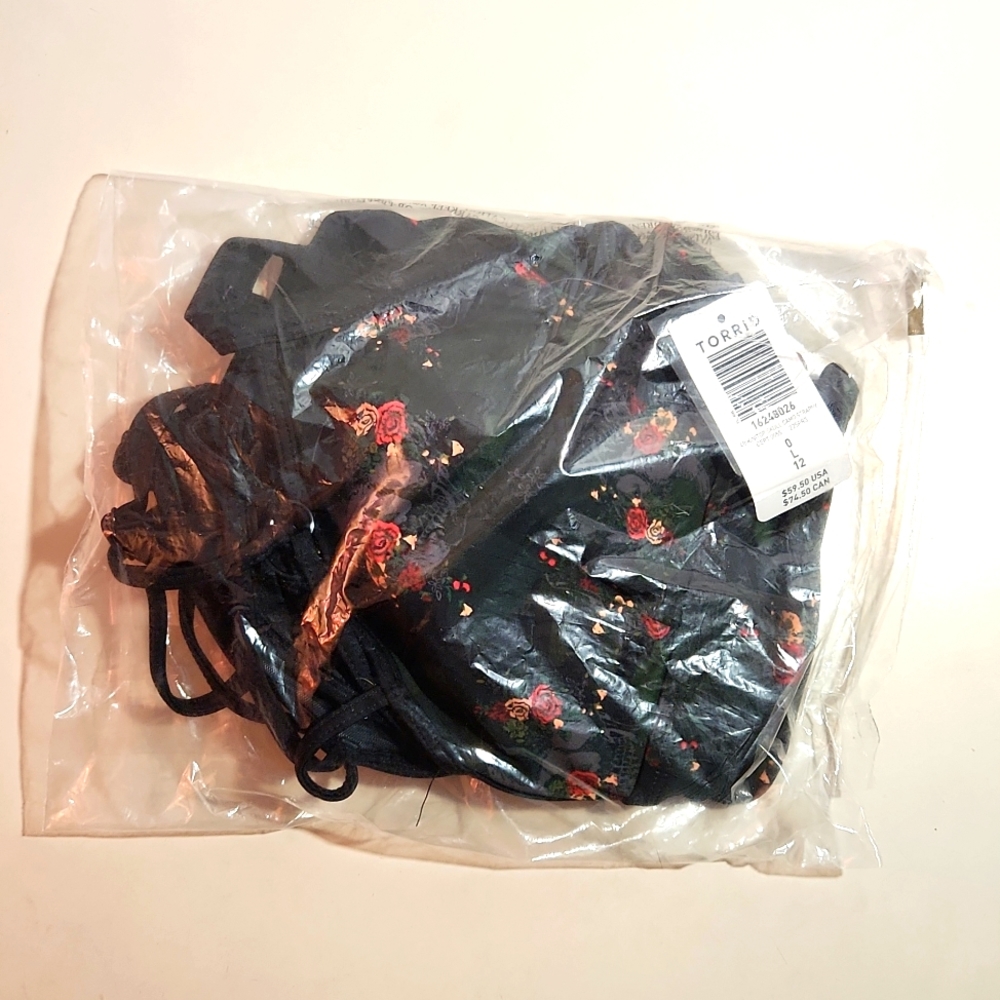 ❤️NWT VINTAGE TORRID SWIM BIKINI TOP WIRELESS CAGE FRONT - SKULL CAMO ROSES - Picture 5 of 10